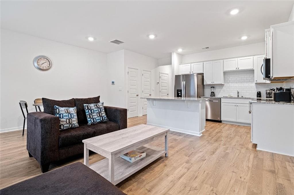 3 bedroom, 3 bathroom, 1,418 sq ft townhouse for rent at 1396 Sweetshrub Place, Atlanta, GA 30318 for $2,500 a month — photo 7
