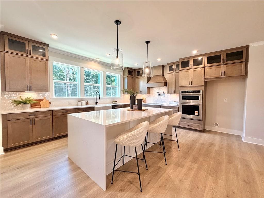 3 bedroom, 4 bathroom, 2,296 sq ft townhouse under contract at 116 Bridgecrest Road, Roswell, GA 30075 — photo 2