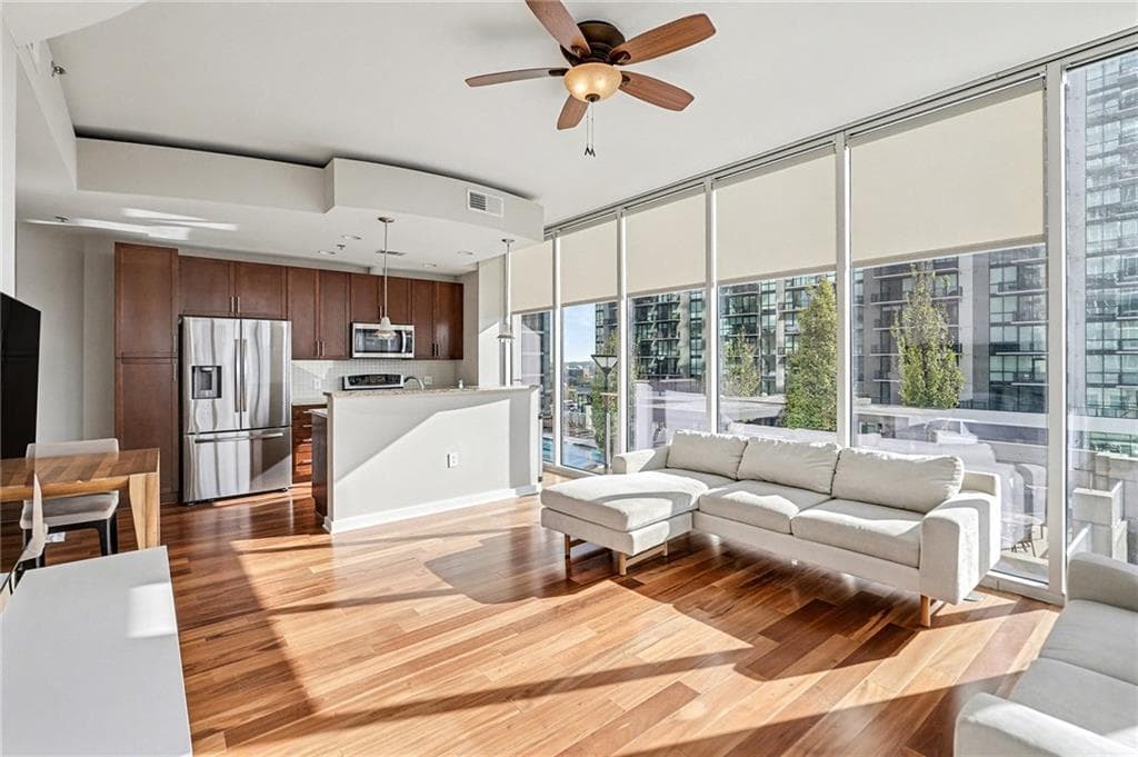 2 bedroom, 2 bathroom, 1,148 sq ft condominium under contract at 855 Peachtree Street 1203, Atlanta, GA 30308 — photo 2