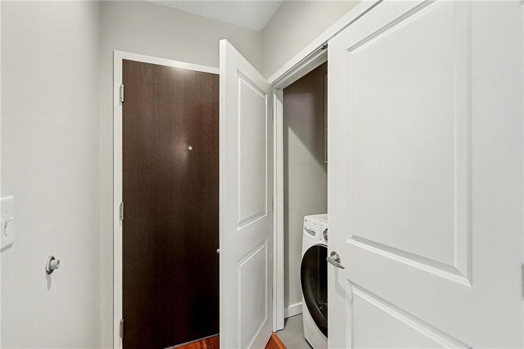 2 bedroom, 2 bathroom, 1,148 sq ft condominium under contract at 855 Peachtree Street 1203, Atlanta, GA 30308 — photo 3