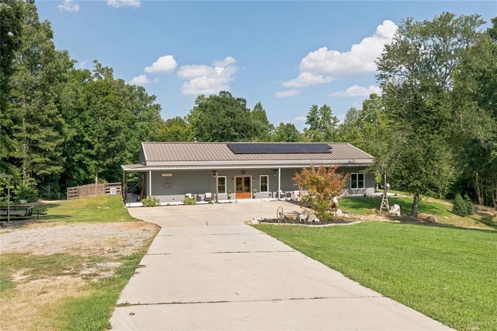 4 bedroom, 3 bathroom, 3,600 sq ft single family residence for sale at 1411 Williams Road, Dallas, GA 30132 — photo 4