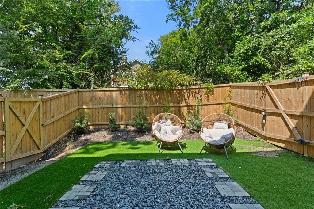 3 bedroom, 3 bathroom, 2,560 sq ft townhouse for rent at 1631 Overlook Way, Atlanta, GA 30318 for $5,500 a month — photo 3