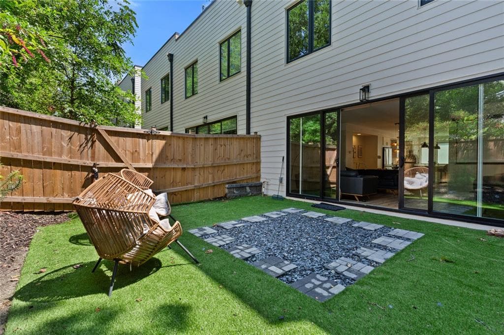 3 bedroom, 3 bathroom, 2,560 sq ft townhouse for rent at 1631 Overlook Way, Atlanta, GA 30318 for $5,500 a month — photo 4