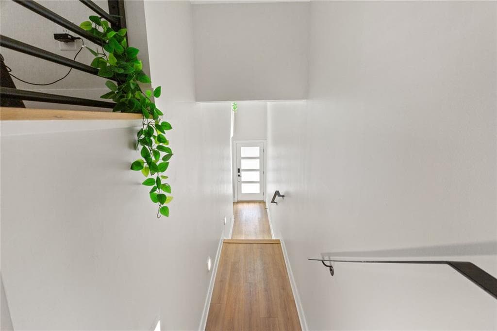3 bedroom, 3 bathroom, 2,560 sq ft townhouse for rent at 1631 Overlook Way, Atlanta, GA 30318 for $5,500 a month — photo 5