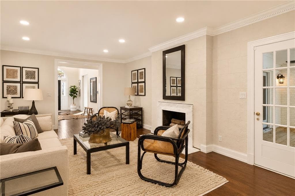 6 bedroom, 7 bathroom, 6,169 sq ft single family residence for sale at 1330 W Wesley Road, Atlanta, GA 30327 — photo 9