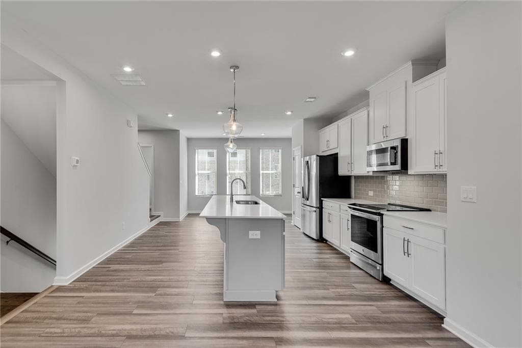 3 bedroom, 3 bathroom, 2,113 sq ft townhouse for sale at 113 Jameson Drive, Acworth, GA 30102 — photo 5
