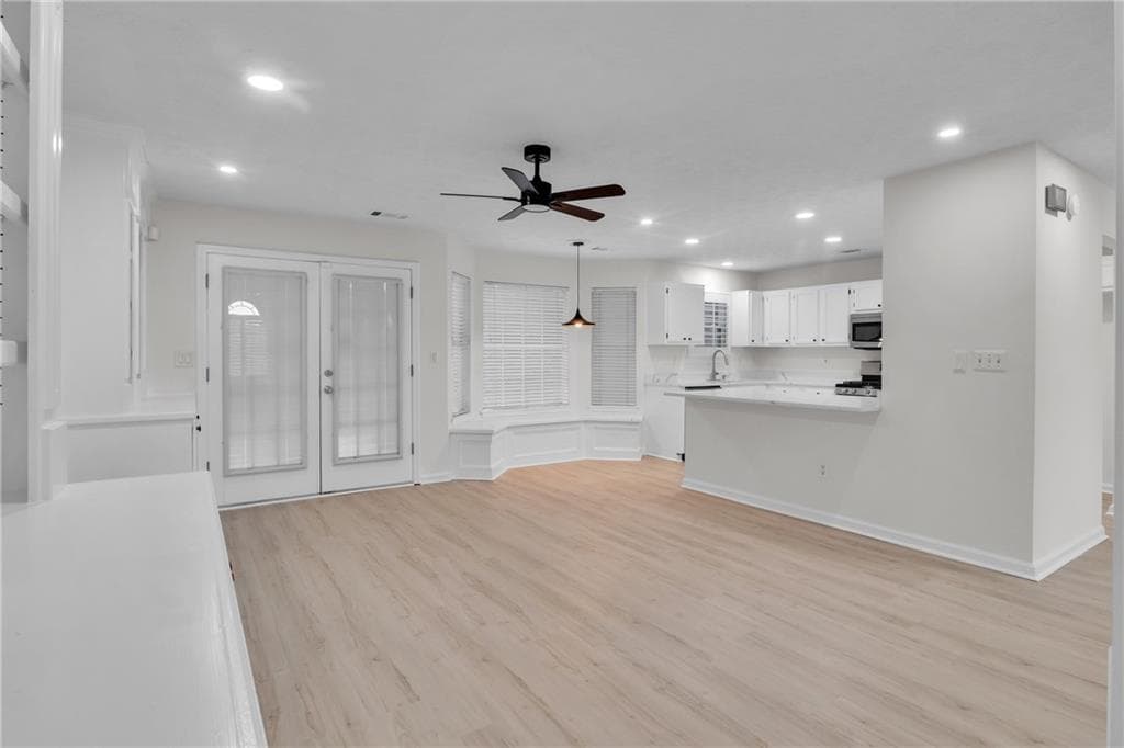 3 bedroom, 2 bathroom, 1,663 sq ft single family residence for sale at 1005 Reunion Place, Atlanta, GA 30331 — photo 5