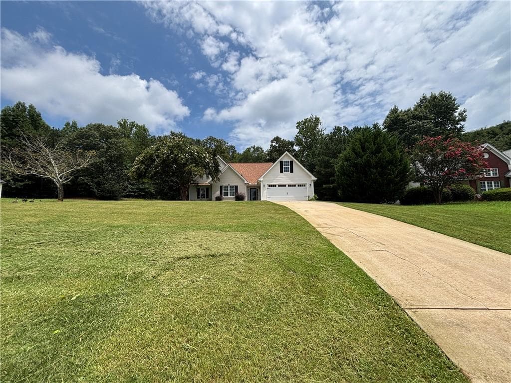 4 bedroom, 2 bathroom, 1,741 sq ft single family residence for sale at 3720 Scotland Lane, Snellville, GA 30039 — photo 2