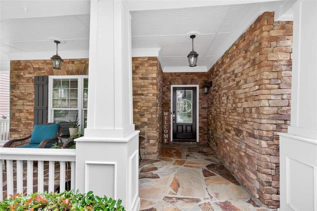 4 bedroom, 3 bathroom, 2,705 sq ft single family residence for rent at 7819 Brass Lantern Drive, Flowery Branch, GA 30542 for $2,795 a month — photo 2