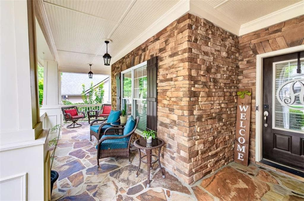 4 bedroom, 3 bathroom, 2,705 sq ft single family residence for rent at 7819 Brass Lantern Drive, Flowery Branch, GA 30542 for $2,795 a month — photo 3