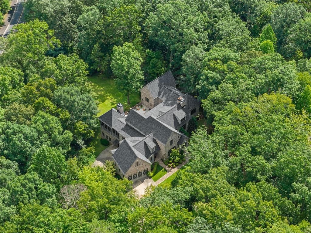 5 bedroom, 6 bathroom, 5,574 sq ft single family residence for sale at 125 Crabapple Court, Clarkesville, GA 30523 — photo 2