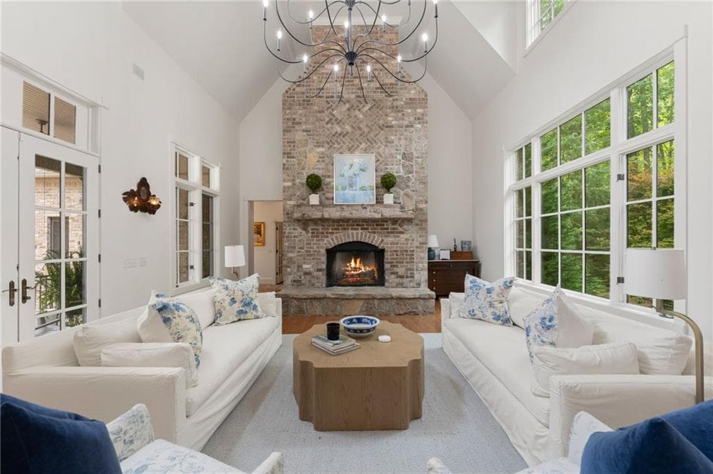 5 bedroom, 6 bathroom, 5,574 sq ft single family residence for sale at 125 Crabapple Court, Clarkesville, GA 30523 — photo 10