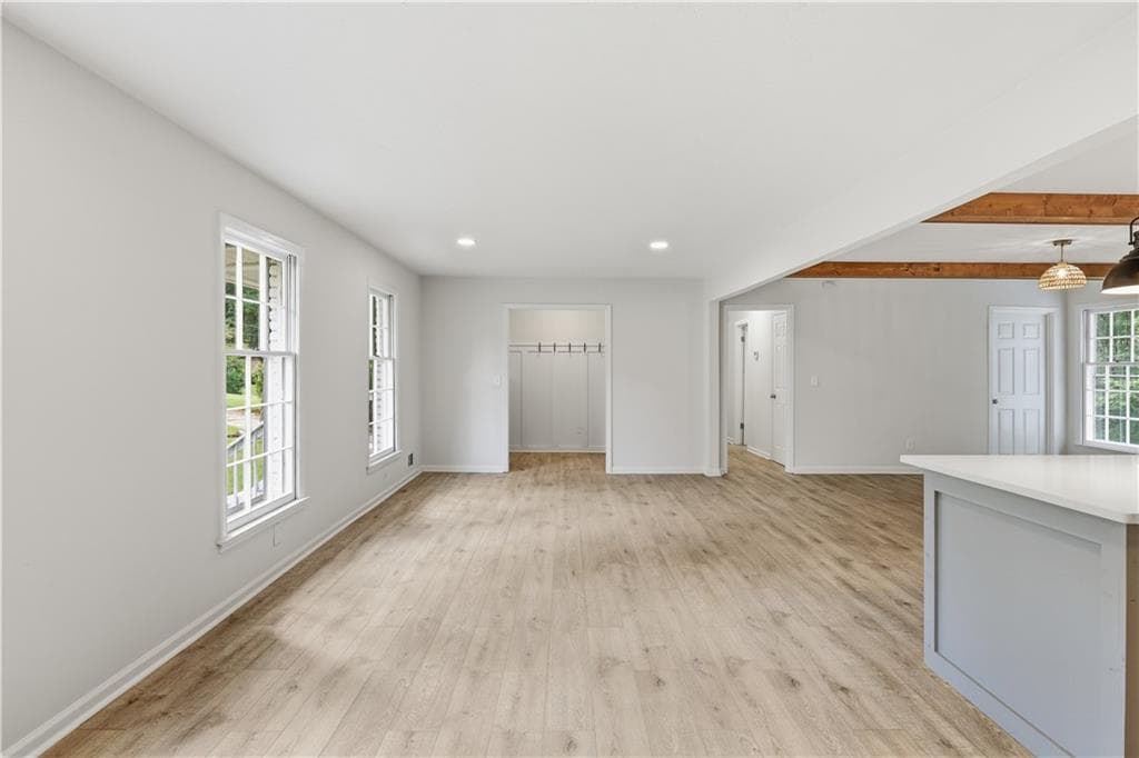 4 bedroom, 3 bathroom, 2,599 sq ft single family residence under contract at 3300 S Whisper Drive, Douglasville, GA 30135 — photo 3