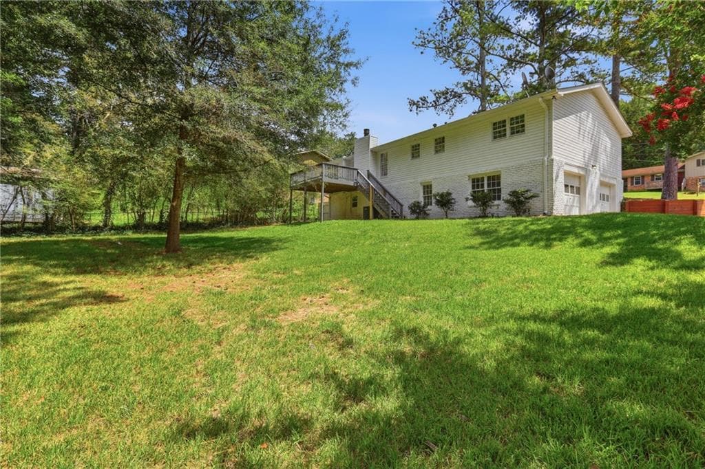 4 bedroom, 3 bathroom, 2,599 sq ft single family residence under contract at 3300 S Whisper Drive, Douglasville, GA 30135 — photo 5