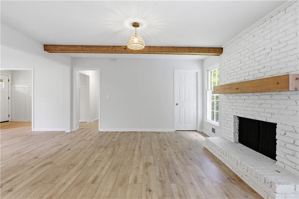 4 bedroom, 3 bathroom, 2,599 sq ft single family residence under contract at 3300 S Whisper Drive, Douglasville, GA 30135 — photo 6