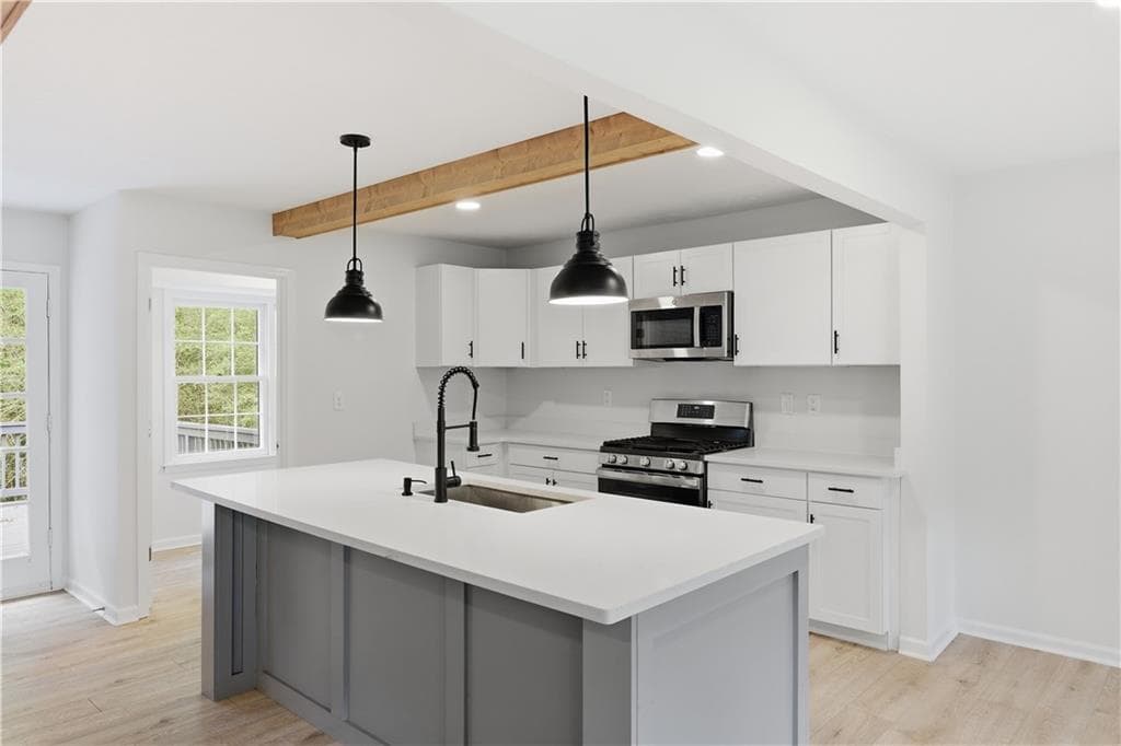 4 bedroom, 3 bathroom, 2,599 sq ft single family residence under contract at 3300 S Whisper Drive, Douglasville, GA 30135 — photo 10