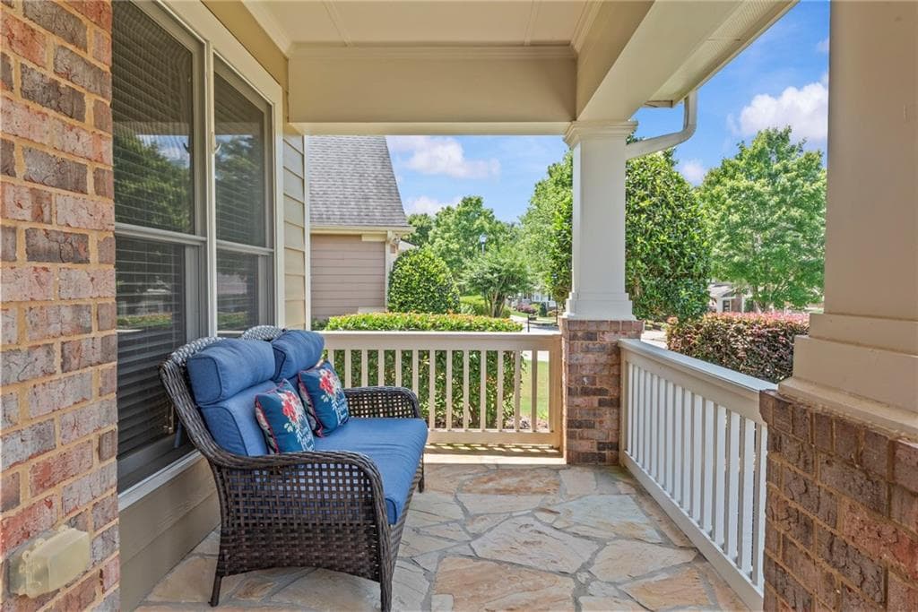 5 bedroom, 4 bathroom, 3,156 sq ft single family residence for sale at 7525 Brookstone Circle, Flowery Branch, GA 30542 — photo 3