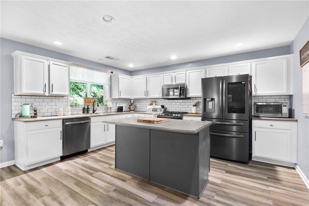 5 bedroom, 3 bathroom, 2,932 sq ft single family residence for sale at 277 Cedar Bay Circle, Dallas, GA 30157 — photo 5