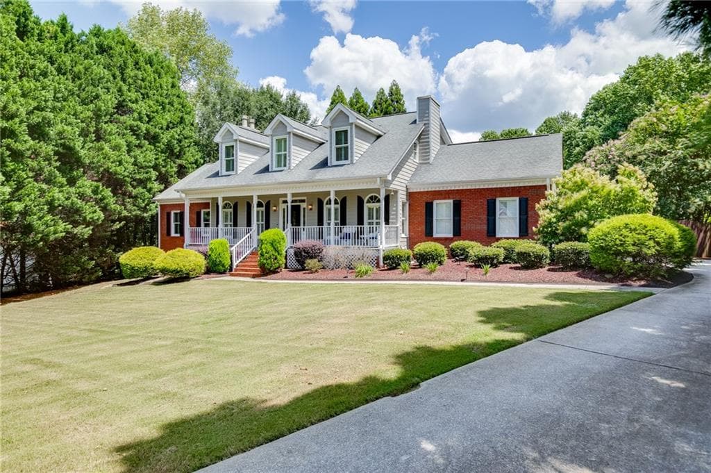 6 bedroom, 5 bathroom, 4,910 sq ft single family residence for sale at 85 Tollwood Place, Grayson, GA 30017 — photo 2