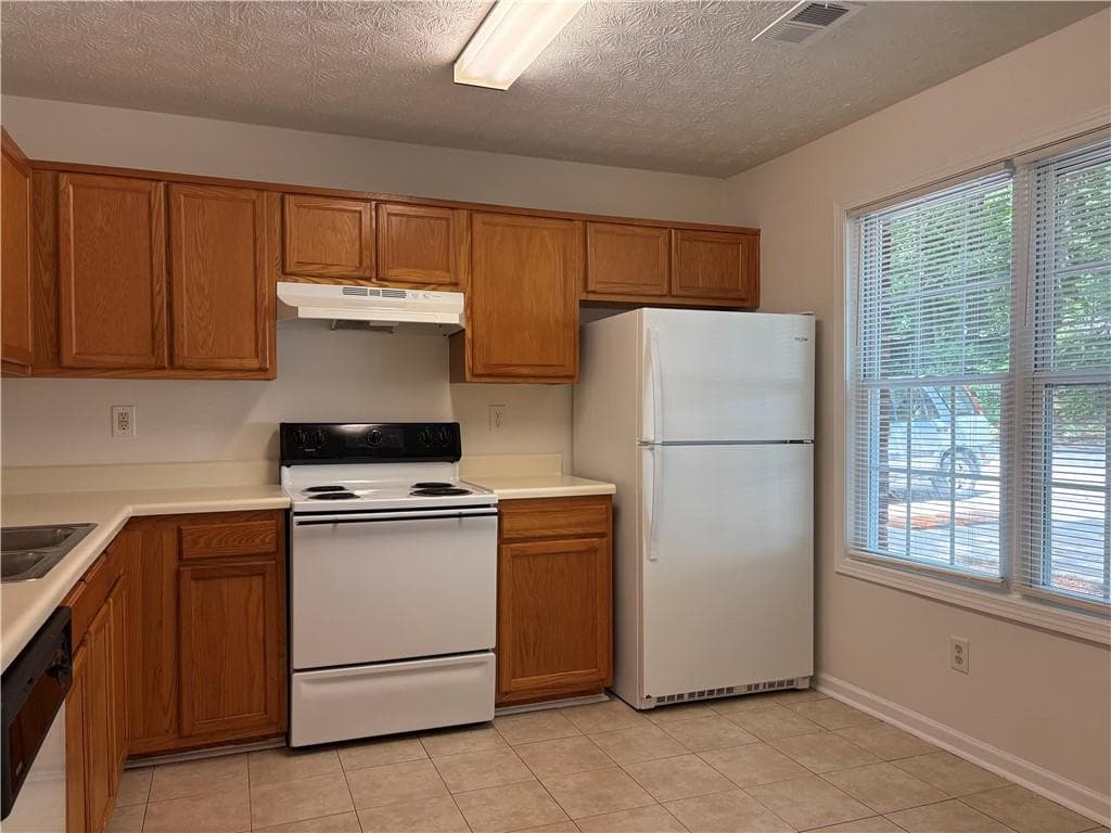 2 bedroom, 3 bathroom, 1,184 sq ft townhouse for rent at 4601 Logan Way, Acworth, GA 30101 for $1,590 a month — photo 5