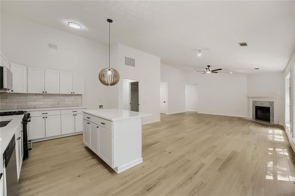 3 bedroom, 2 bathroom, 1,578 sq ft single family residence under contract at 1090 Avalon Drive, Lawrenceville, GA 30044 — photo 10