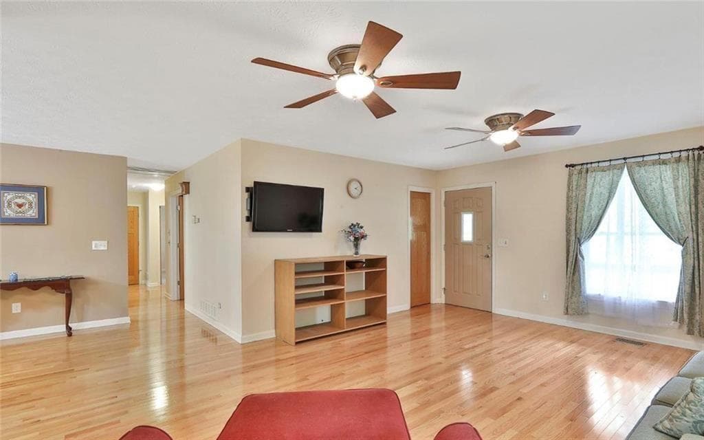 4 bedroom, 3 bathroom, 3,312 sq ft single family residence for sale at 385 Vaughn Road, Newnan, GA 30265 — photo 10