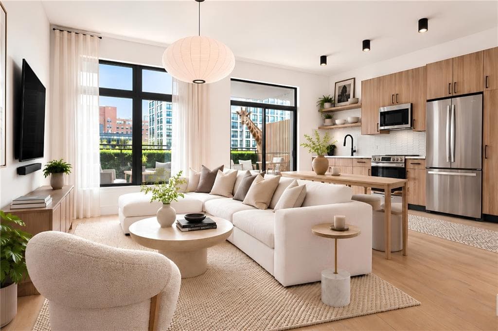 1 bedroom, 1 bathroom, 630 sq ft condominium for sale at 567 Ponce De Leon Avenue 421, Atlanta, GA 30308 — photo 3