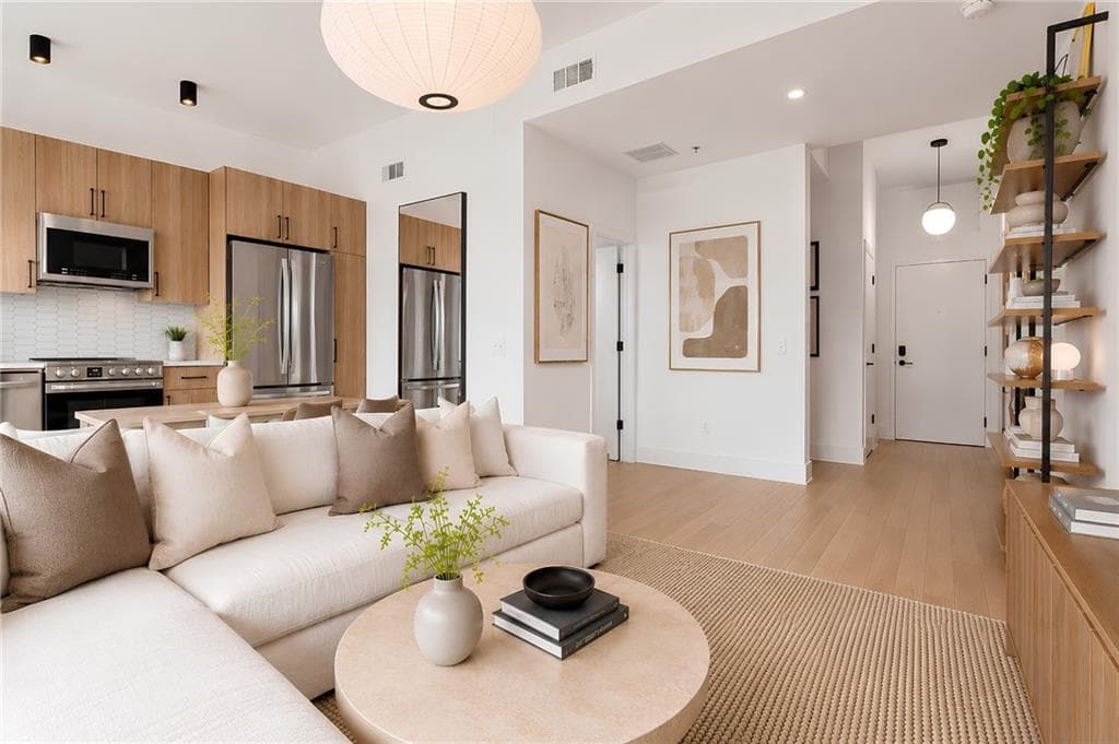 1 bedroom, 1 bathroom, 630 sq ft condominium for sale at 567 Ponce De Leon Avenue 421, Atlanta, GA 30308 — photo 8
