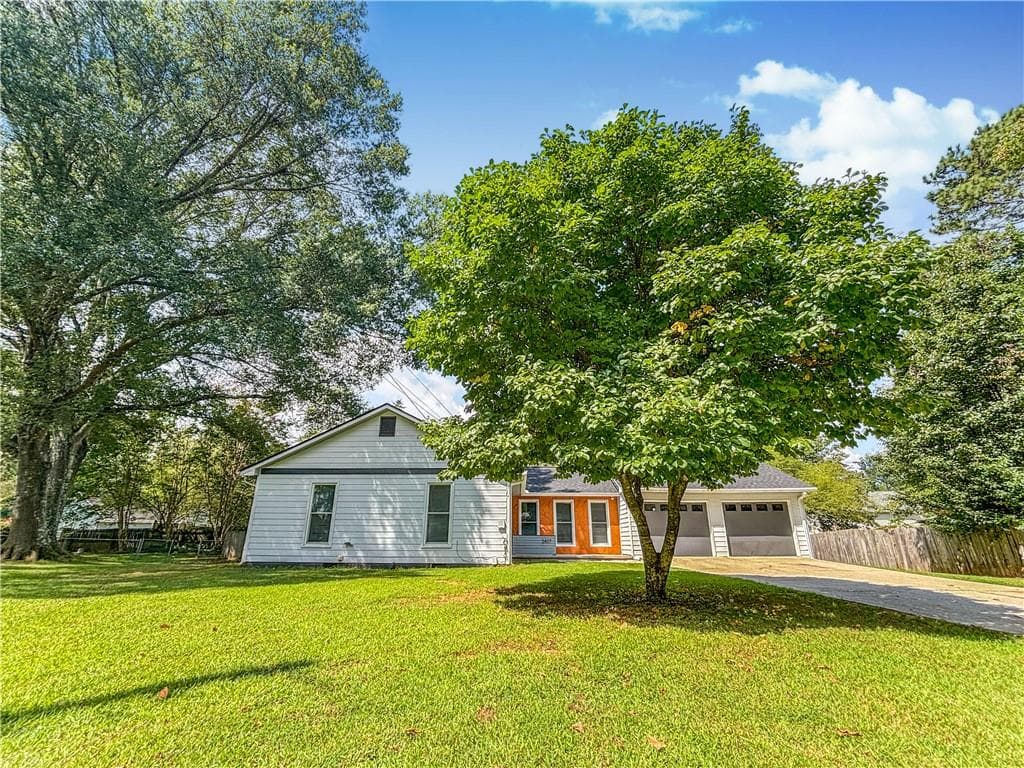 3 bedroom, 2 bathroom, 1,470 sq ft single family residence for rent at 2407 Josh Court, Marietta, GA 30064 for $2,150 a month — photo 1 of 27