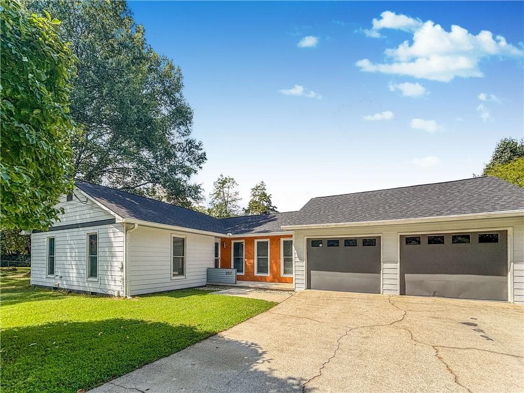 3 bedroom, 2 bathroom, 1,470 sq ft single family residence for rent at 2407 Josh Court, Marietta, GA 30064 for $2,150 a month — photo 2