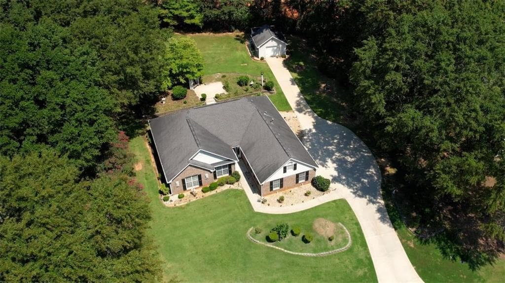 3 bedroom, 2 bathroom, 1,970 sq ft single family residence for sale at 115 Buck Creek Drive, Covington, GA 30016 — photo 3