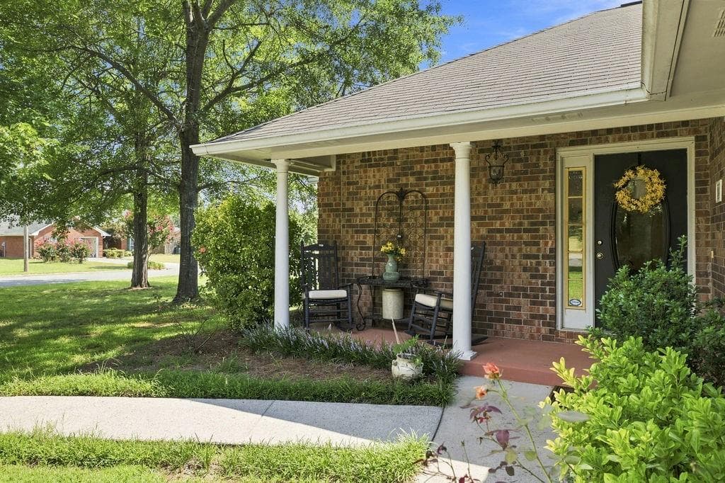 3 bedroom, 2 bathroom, 1,653 sq ft single family residence under contract at 24 NW Boulder Drive, Rome, GA 30165 — photo 4