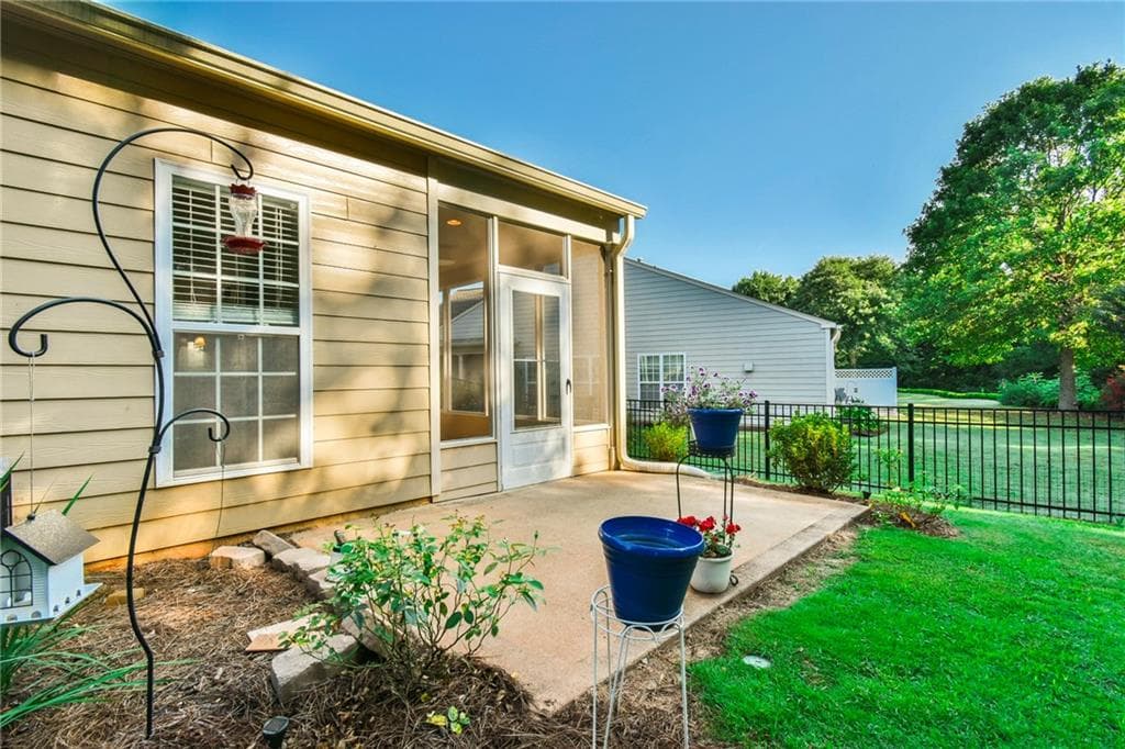 2 bedroom, 2 bathroom, 1,218 sq ft townhouse for sale at 6136 Longleaf Drive, Hoschton, GA 30548 — photo 6