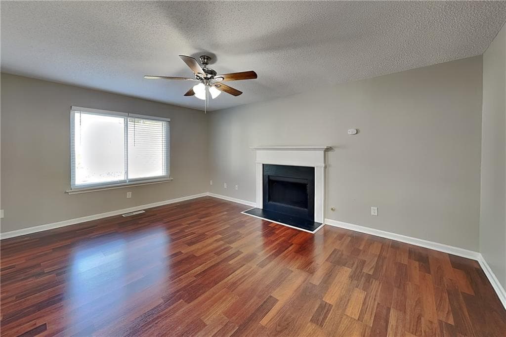 4 bedroom, 3 bathroom, 1,844 sq ft single family residence for rent at 1050 Augusta Woods Drive, Douglasville, GA 30134 for $2,040 a month — photo 2