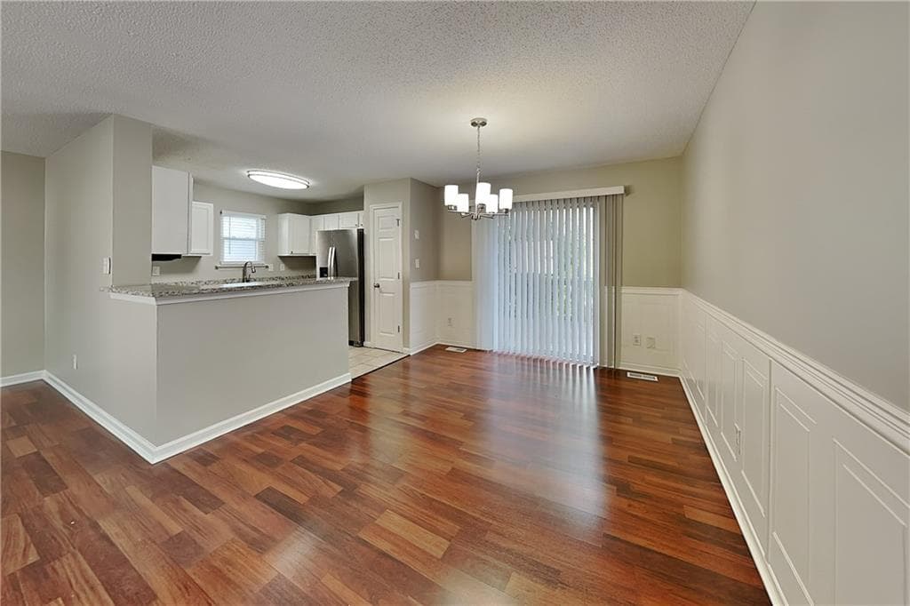 4 bedroom, 3 bathroom, 1,844 sq ft single family residence for rent at 1050 Augusta Woods Drive, Douglasville, GA 30134 for $2,040 a month — photo 5