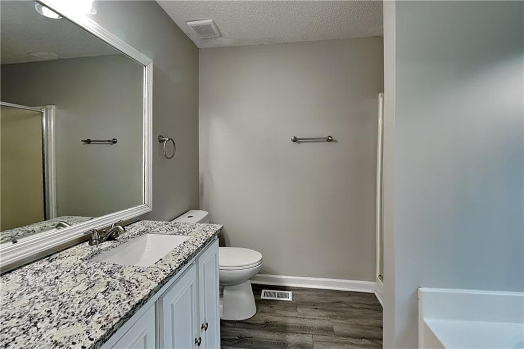 4 bedroom, 3 bathroom, 1,844 sq ft single family residence for rent at 1050 Augusta Woods Drive, Douglasville, GA 30134 for $2,040 a month — photo 9