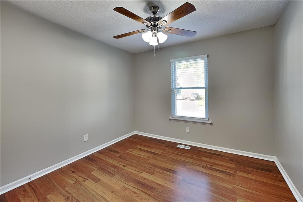 4 bedroom, 3 bathroom, 1,844 sq ft single family residence for rent at 1050 Augusta Woods Drive, Douglasville, GA 30134 for $2,040 a month — photo 10
