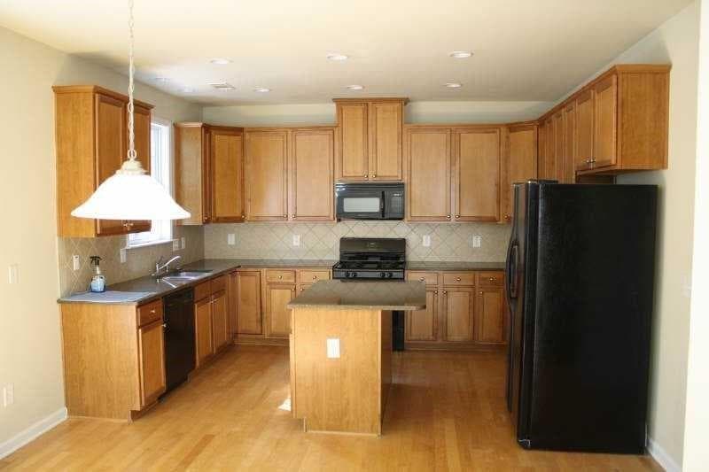 5 bedroom, 4 bathroom, 2,750 sq ft single family residence for rent at 252 Rutlidge Park Lane, Suwanee, GA 30024 for $2,500 a month — photo 2