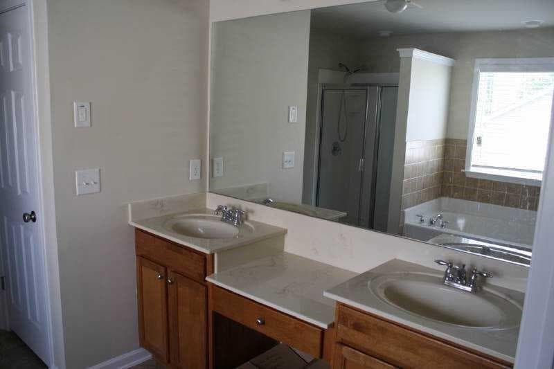 5 bedroom, 4 bathroom, 2,750 sq ft single family residence for rent at 252 Rutlidge Park Lane, Suwanee, GA 30024 for $2,500 a month — photo 6