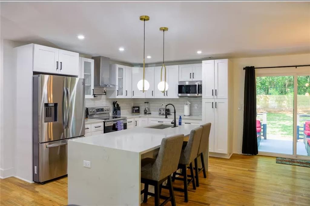 6 bedroom, 4 bathroom, 3,424 sq ft single family residence for sale at 280 W Lake Drive, Atlanta, GA 30314 — photo 7