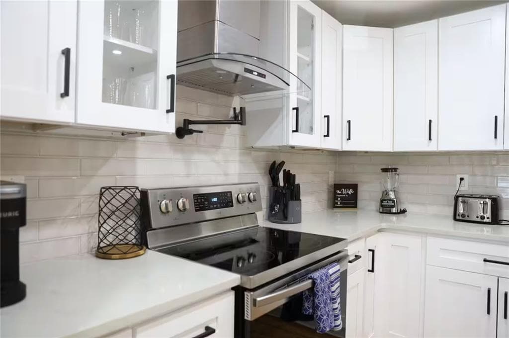 6 bedroom, 4 bathroom, 3,424 sq ft single family residence for sale at 280 W Lake Drive, Atlanta, GA 30314 — photo 9