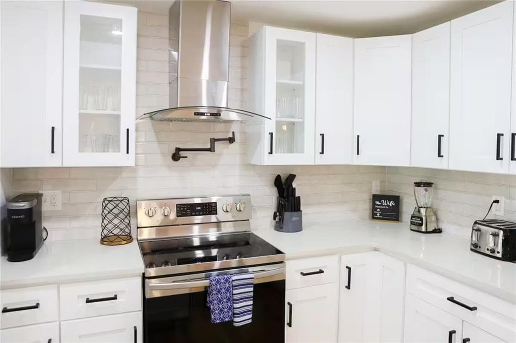 6 bedroom, 4 bathroom, 3,424 sq ft single family residence for sale at 280 W Lake Drive, Atlanta, GA 30314 — photo 10