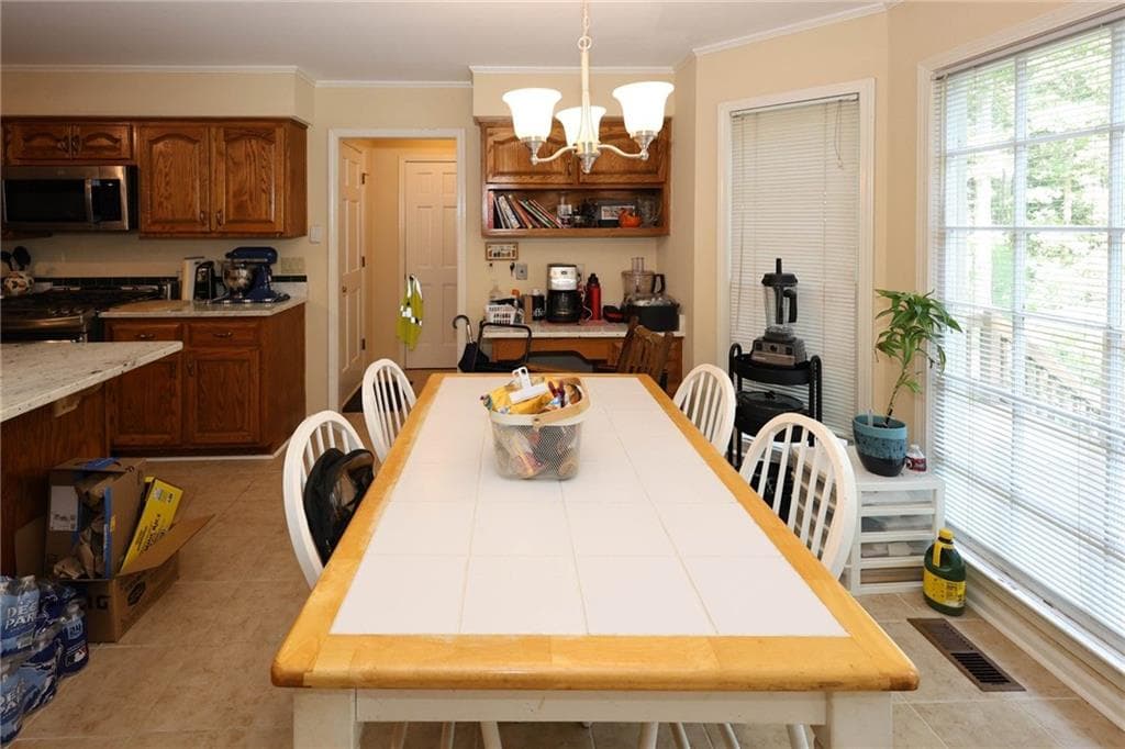 5 bedroom, 3 bathroom, 3,440 sq ft single family residence for sale at 180 Creekview Trail, Fayetteville, GA 30214 — photo 7