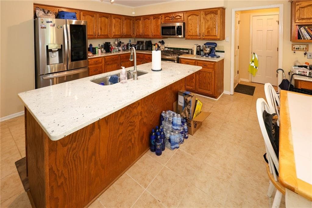 5 bedroom, 3 bathroom, 3,440 sq ft single family residence for sale at 180 Creekview Trail, Fayetteville, GA 30214 — photo 8