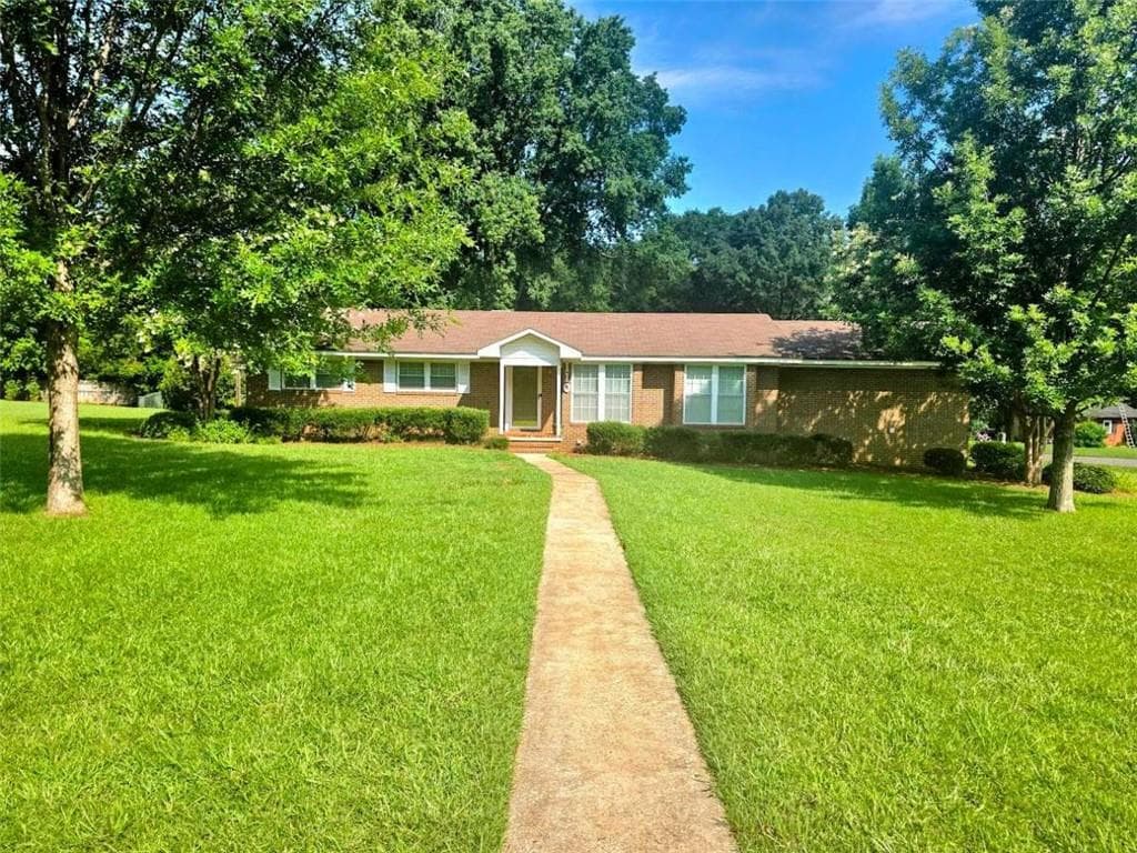 3 bedroom, 2 bathroom, 1,587 sq ft single family residence for sale at 110 Fallin Street, Thomaston, GA 30286