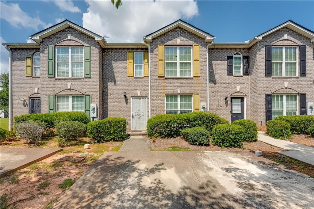 3 bedroom, 3 bathroom, 1,560 sq ft townhouse for sale at 3542 Waldrop Trail, Decatur, GA 30034 — photo 2