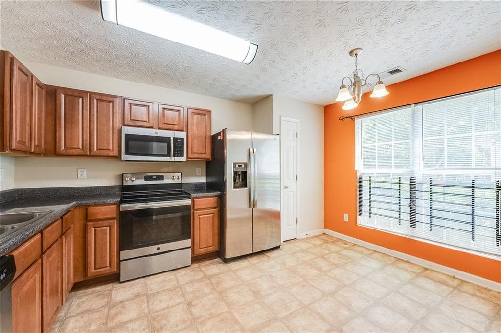 3 bedroom, 3 bathroom, 1,560 sq ft townhouse for sale at 3542 Waldrop Trail, Decatur, GA 30034 — photo 4
