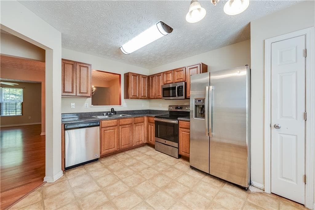 3 bedroom, 3 bathroom, 1,560 sq ft townhouse for sale at 3542 Waldrop Trail, Decatur, GA 30034 — photo 5