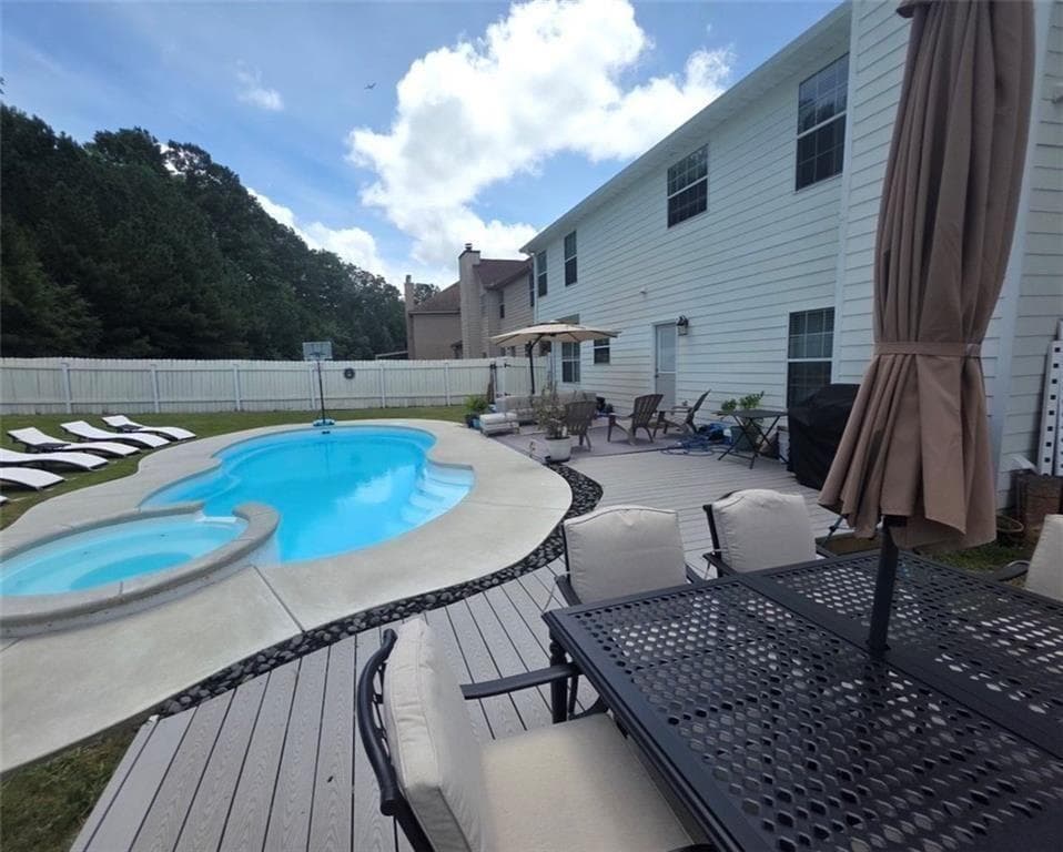 5 bedroom, 3 bathroom, 2,746 sq ft single family residence under contract at 110 Newry Drive, Atlanta, GA 30349 — photo 4