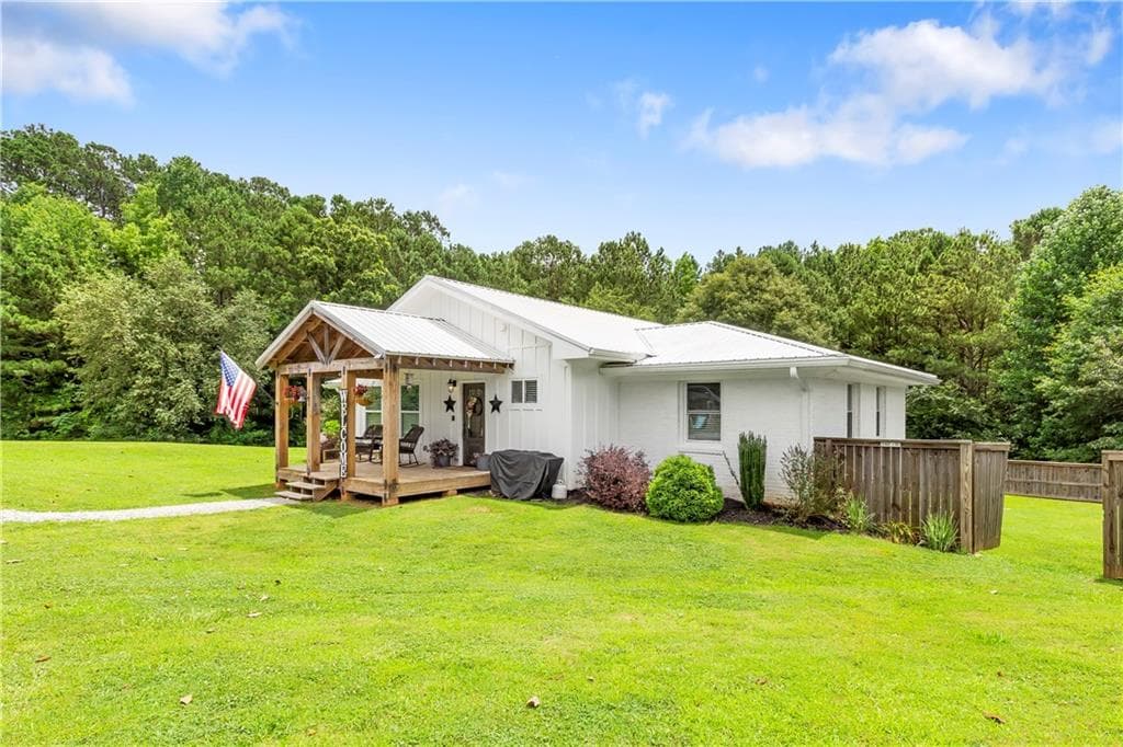 4 bedroom, 3 bathroom, 3,008 sq ft single family residence for sale at 1831 Holly Springs Road, Rockmart, GA 30153